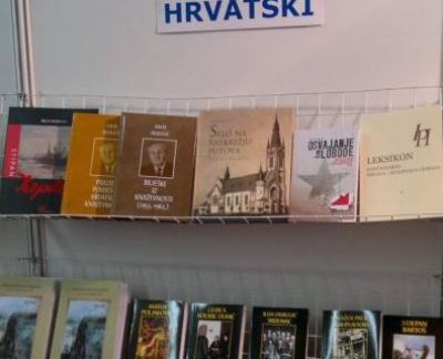 Sajam knjiga u Beogradu poput golemog buvljaka: Roba ispod cijene